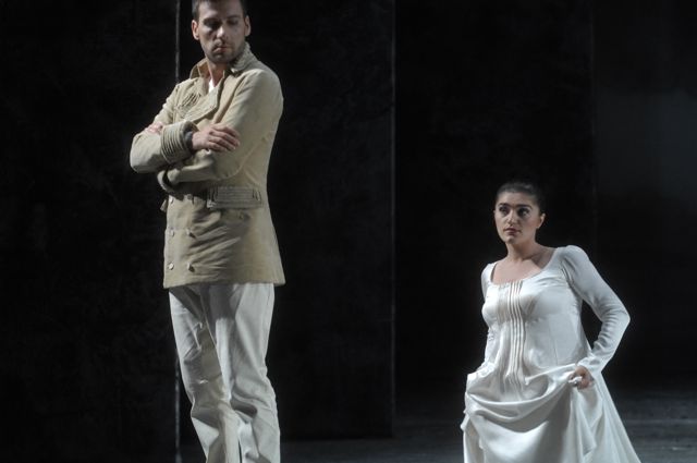 Anna Kasyan and Nicolas Courjal in Don Giovanni/Opéra de Montpellier, April 2008/© Marc Ginot